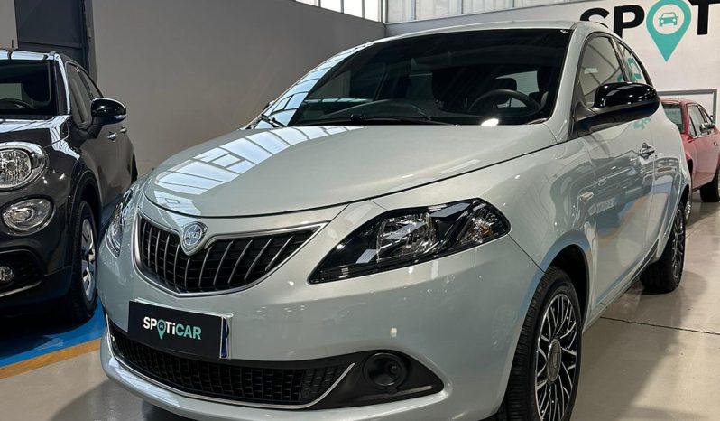 Lancia New Ypsilon 1.0 70Cv Platino HYBRID 2024 pieno