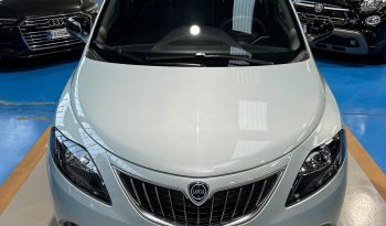 Lancia New Ypsilon 1.0 70Cv Platino HYBRID 2024 pieno