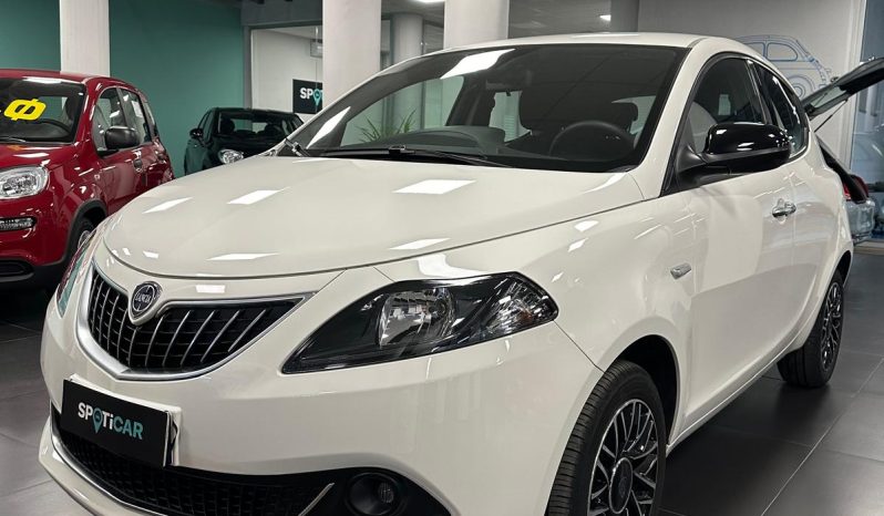 Lancia Ypsilon 1.0 70Cv Platino HYBRID 2024 pieno