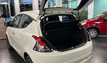 Lancia Ypsilon 1.0 70Cv Platino HYBRID 2024 pieno