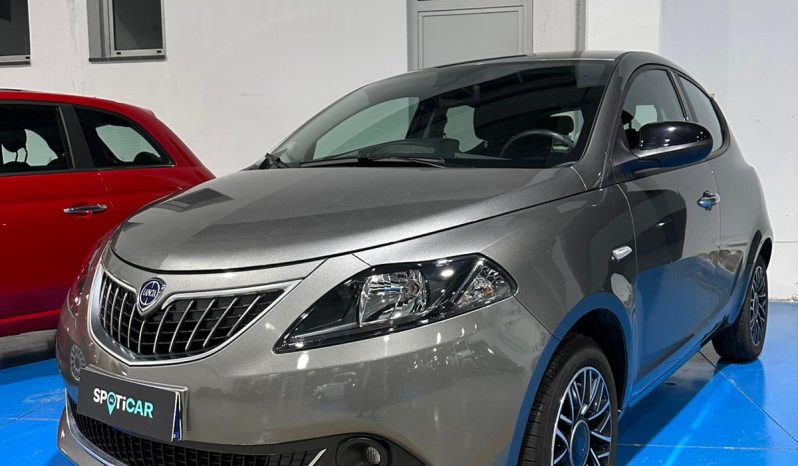 Lancia Ypsilon PLATINO 1.0 Hybrid 2024 pieno