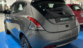 Lancia Ypsilon PLATINO 1.0 Hybrid 2024 pieno