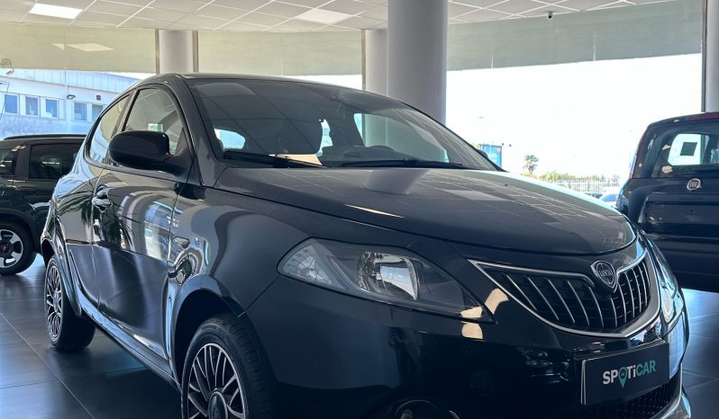 Lancia Ypsilon 1.0 70Cv Platino HYBRID 2024 pieno