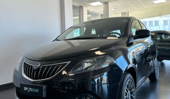 Lancia Ypsilon 1.0 70Cv Platino HYBRID 2024 pieno