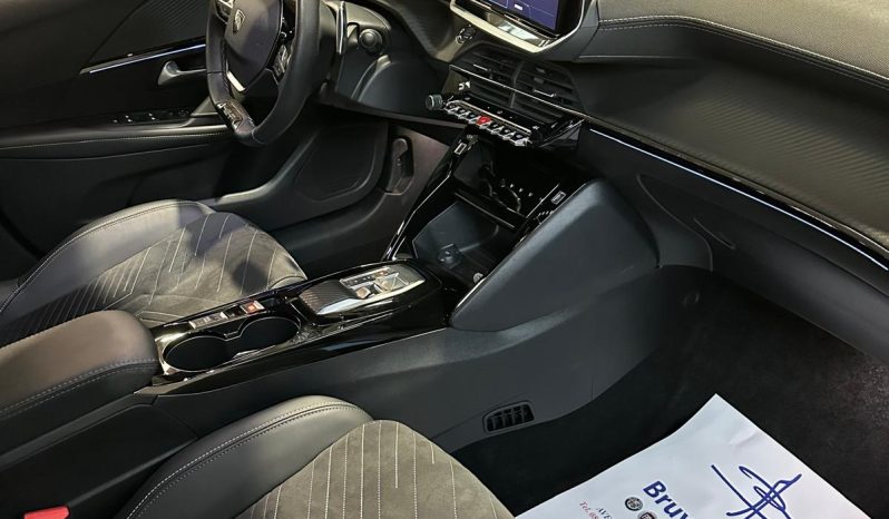 PEUGEOT 208 GT HYBRID: SPORTIVA, AUTOMATICA, IRRESISTIBILE! pieno