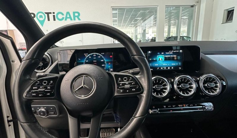 MERCEDES-BENZ CLASSE B 180 d AUTOMATIC: ELEGANZA, COMFORT E STILE! pieno