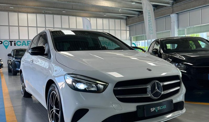 MERCEDES-BENZ CLASSE B 180 d AUTOMATIC: ELEGANZA, COMFORT E STILE! pieno