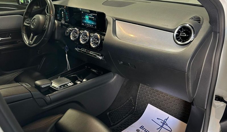 MERCEDES-BENZ CLASSE B 180 d AUTOMATIC: ELEGANZA, COMFORT E STILE! pieno