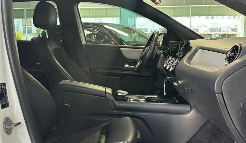 MERCEDES-BENZ CLASSE B 180 d AUTOMATIC: ELEGANZA, COMFORT E STILE! pieno