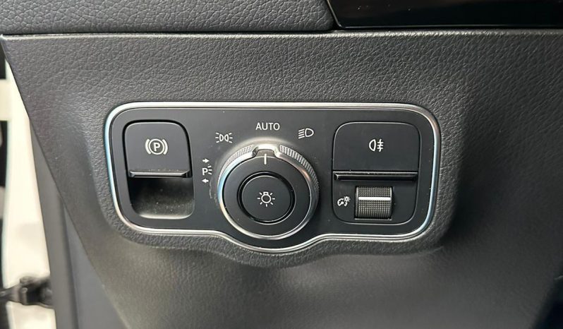 MERCEDES-BENZ CLASSE B 180 d AUTOMATIC: ELEGANZA, COMFORT E STILE! pieno