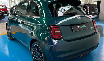 500e LA PRIMA: ELETTRICA, ESCLUSIVA, PRONTA A CONQUISTARTI pieno