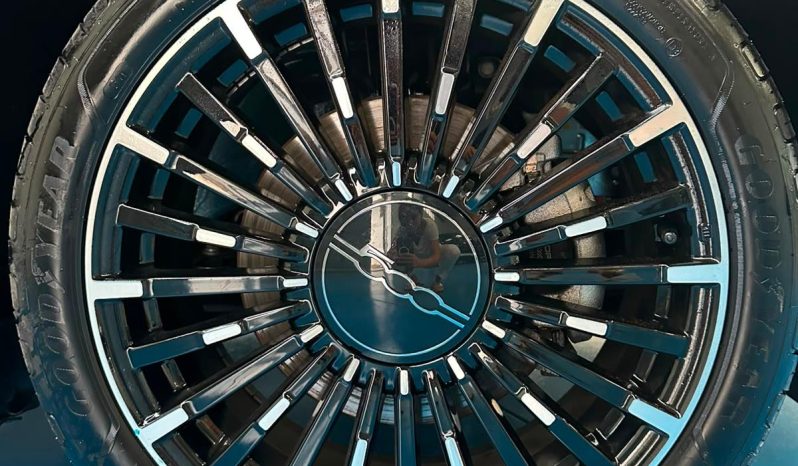 500e LA PRIMA: ELETTRICA, ESCLUSIVA, PRONTA A CONQUISTARTI pieno