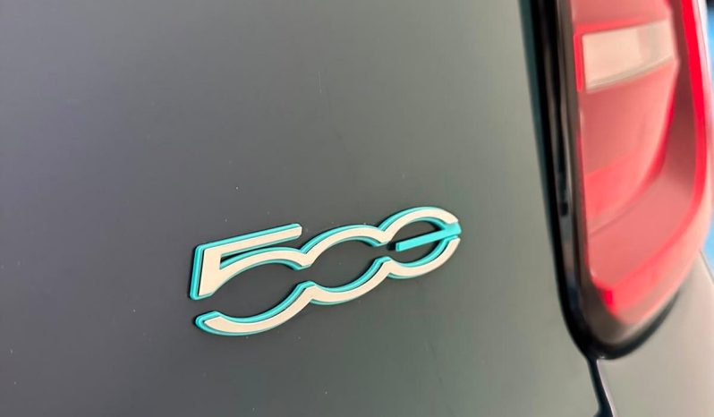 500e LA PRIMA: ELETTRICA, ESCLUSIVA, PRONTA A CONQUISTARTI pieno