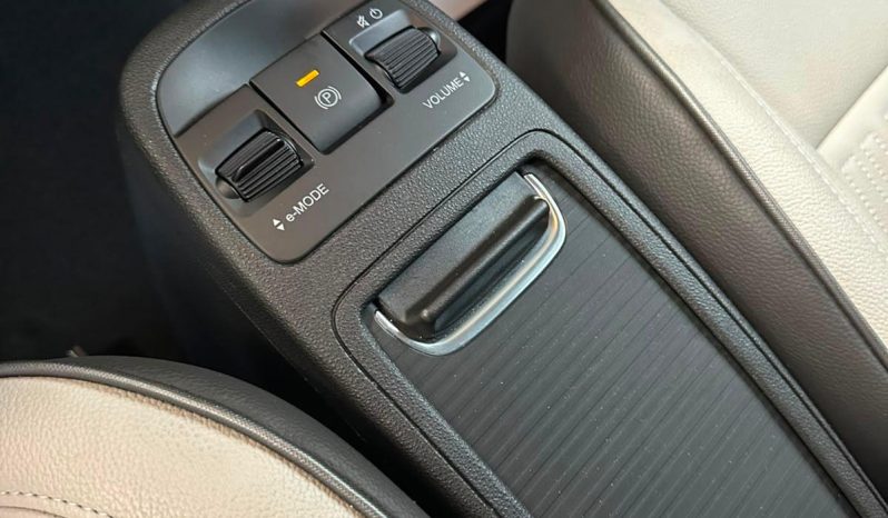 500e LA PRIMA: ELETTRICA, ESCLUSIVA, PRONTA A CONQUISTARTI pieno