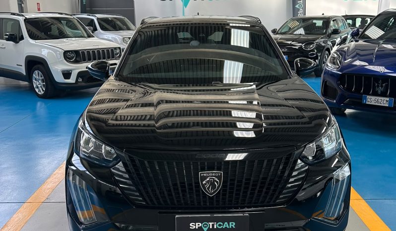 PEUGEOT 2008 ALLURE: NERO PERLA, STILE PURO! pieno