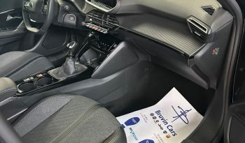 PEUGEOT 2008 ALLURE: NERO PERLA, STILE PURO! pieno