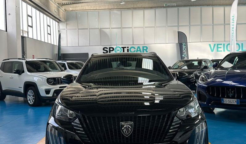 PEUGEOT 2008 ALLURE: NERO PERLA, STILE PURO! pieno