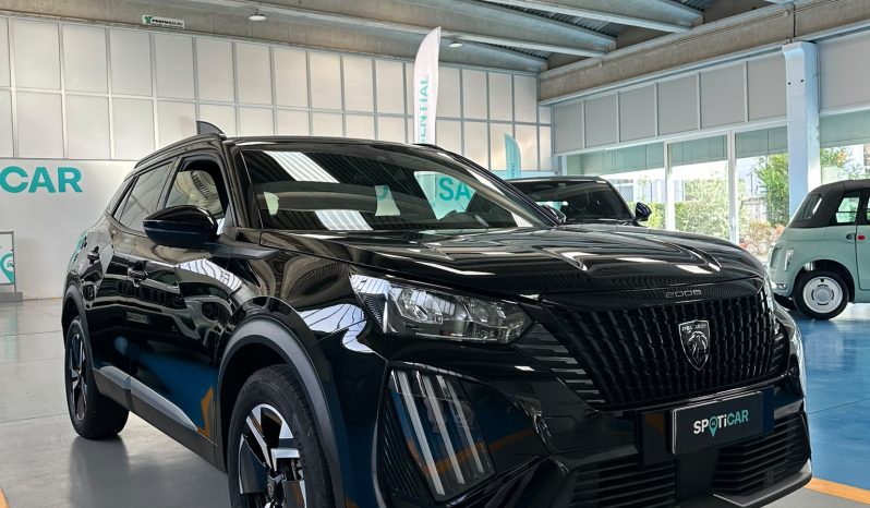 PEUGEOT 2008 ALLURE: NERO PERLA, STILE PURO! pieno