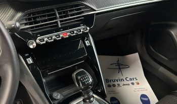 PEUGEOT 2008 ALLURE: NERO PERLA, STILE PURO! pieno