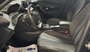 PEUGEOT 2008 ALLURE: NERO PERLA, STILE PURO! pieno