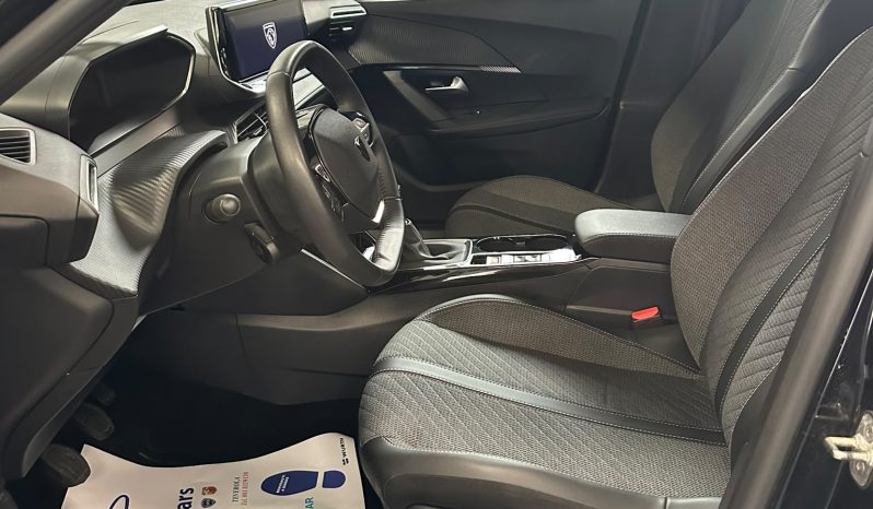 PEUGEOT 2008 ALLURE: NERO PERLA, STILE PURO! pieno