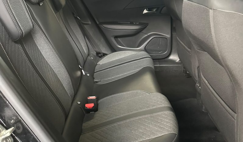 PEUGEOT 2008 ALLURE: NERO PERLA, STILE PURO! pieno