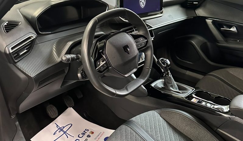 PEUGEOT 2008 ALLURE: NERO PERLA, STILE PURO! pieno
