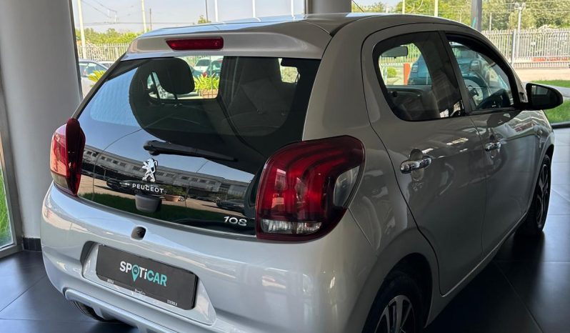 PRIMA AUTO? PEUGEOT 108, 72 CV DI PRATICITÀ pieno