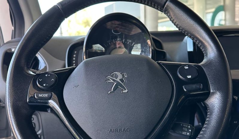 PRIMA AUTO? PEUGEOT 108, 72 CV DI PRATICITÀ pieno