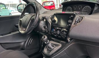 CAMBIA STILE, SCEGLI YPSILON HYBRID! pieno