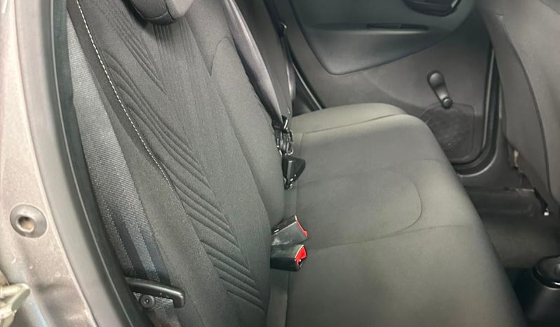 CAMBIA STILE, SCEGLI YPSILON HYBRID! pieno