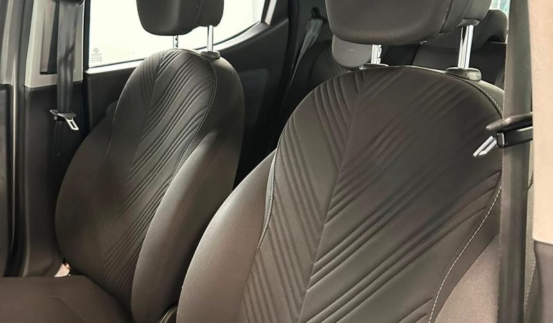 CAMBIA STILE, SCEGLI YPSILON HYBRID! pieno