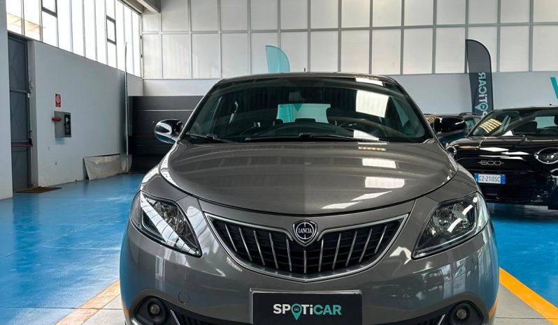 CAMBIA STILE, SCEGLI YPSILON HYBRID! pieno