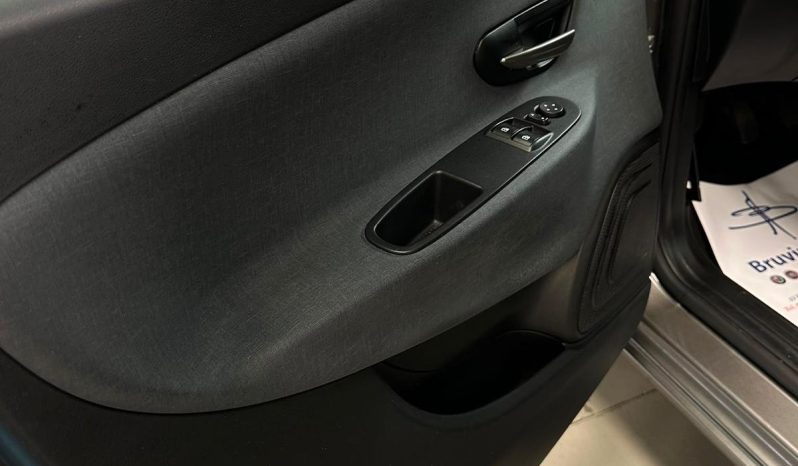 CAMBIA STILE, SCEGLI YPSILON HYBRID! pieno