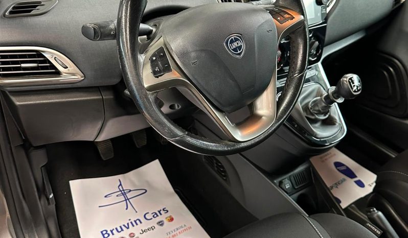 CAMBIA STILE, SCEGLI YPSILON HYBRID! pieno