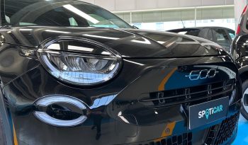 FIAT 600 POP: ELEGANZA NERA, CARATTERE DA VENDERE! pieno