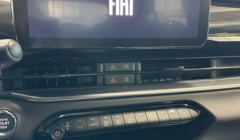 FIAT 600 POP: ELEGANZA NERA, CARATTERE DA VENDERE! pieno