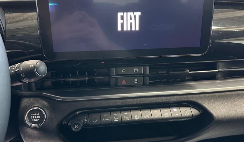 FIAT 600 POP: ELEGANZA NERA, CARATTERE DA VENDERE! pieno