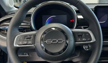 FIAT 600 POP: ELEGANZA NERA, CARATTERE DA VENDERE! pieno