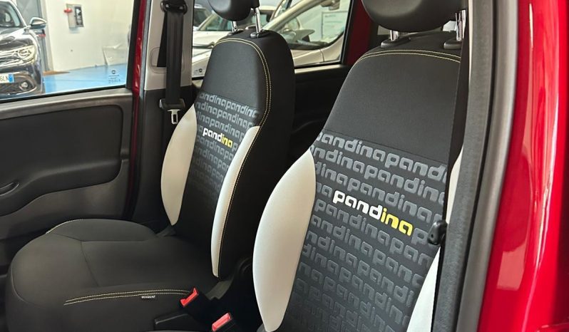 ROSSO PASSIONE E CARATTERE DA VENDERE! pieno