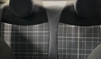 ICONICA, ELEGANTE E PRONTA A CONQUISTARTI! pieno