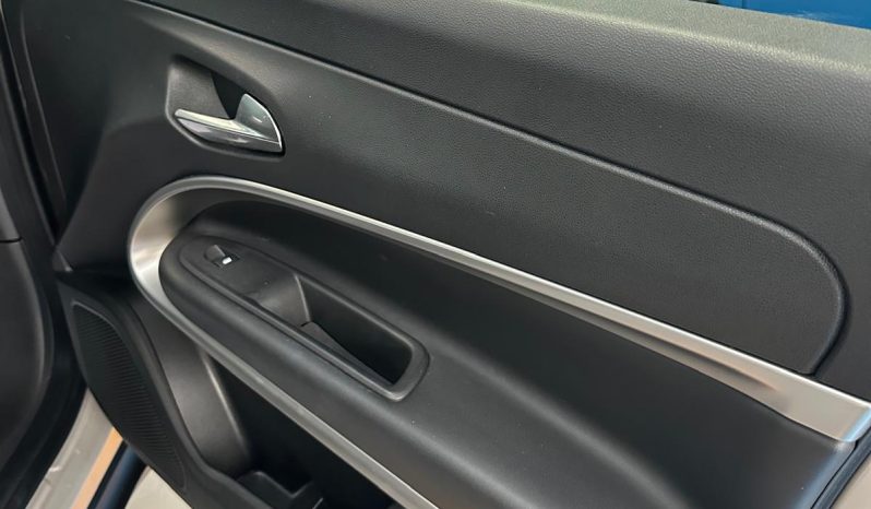 LOOK GRINTOSO, TECNOLOGIA AL TOP! ⚡ LA JEEP AVENGER TI ASPETTA! pieno