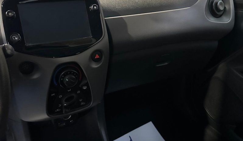 CITTÀ, PARCHEGGI E CONSUMI RIDOTTI: LA PEUGEOT 108 È LA SCELTA GIUSTA! pieno