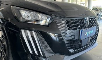 NON È SOLO UNA 208. È PURO STILE ALLURE! pieno